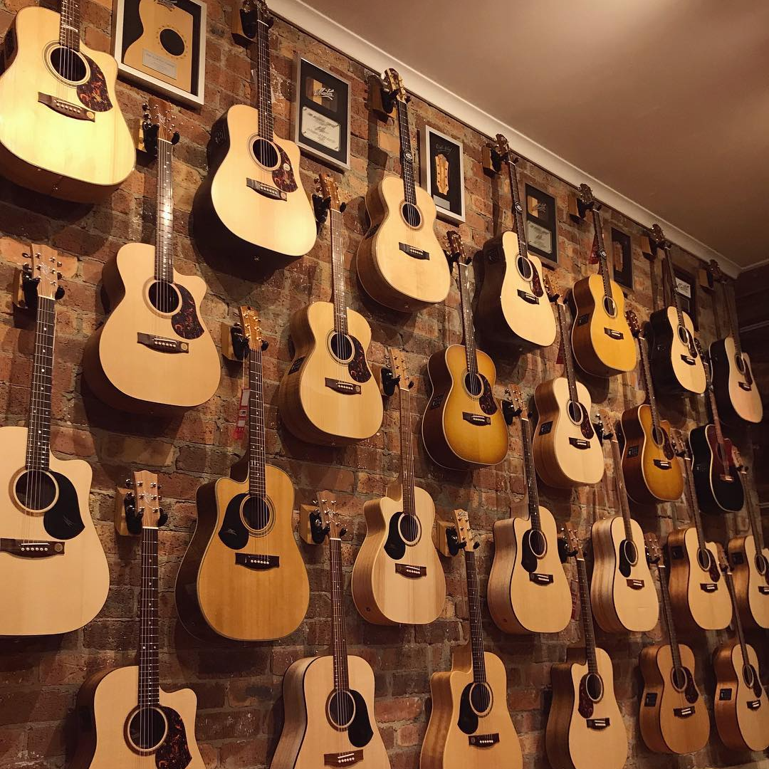 5 Tips To Find Your Perfect Guitar In Store