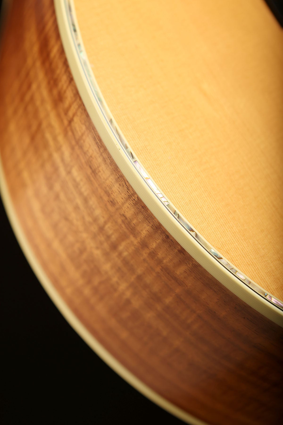 Woodtone Barry Kerr 000 Custom Left-Handed 'AAA Spruce / Fiddleback Blackwood' Preowned 1993