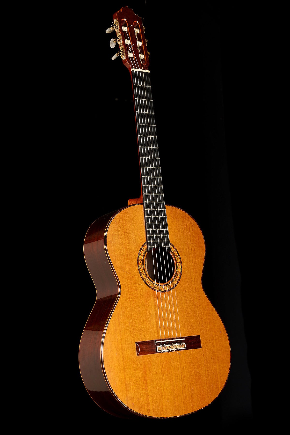 Jose oribe special calida suprema 1986. Pre owned with case - Acoustic Centre Music Store, Melbourne Australia