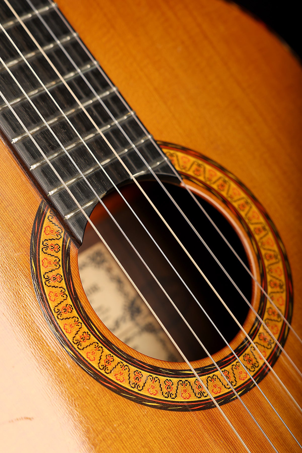 Jose oribe special calida suprema 1986. Pre owned with case - Acoustic Centre Music Store, Melbourne Australia
