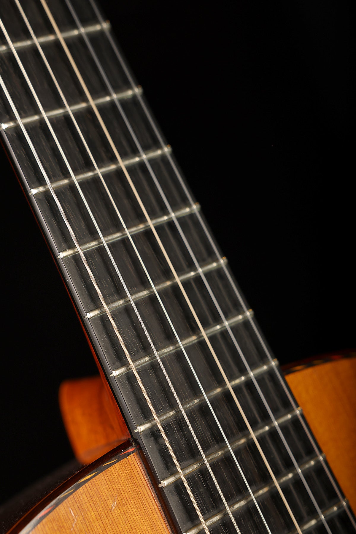 Jose oribe special calida suprema 1986. Pre owned with case - Acoustic Centre Music Store, Melbourne Australia