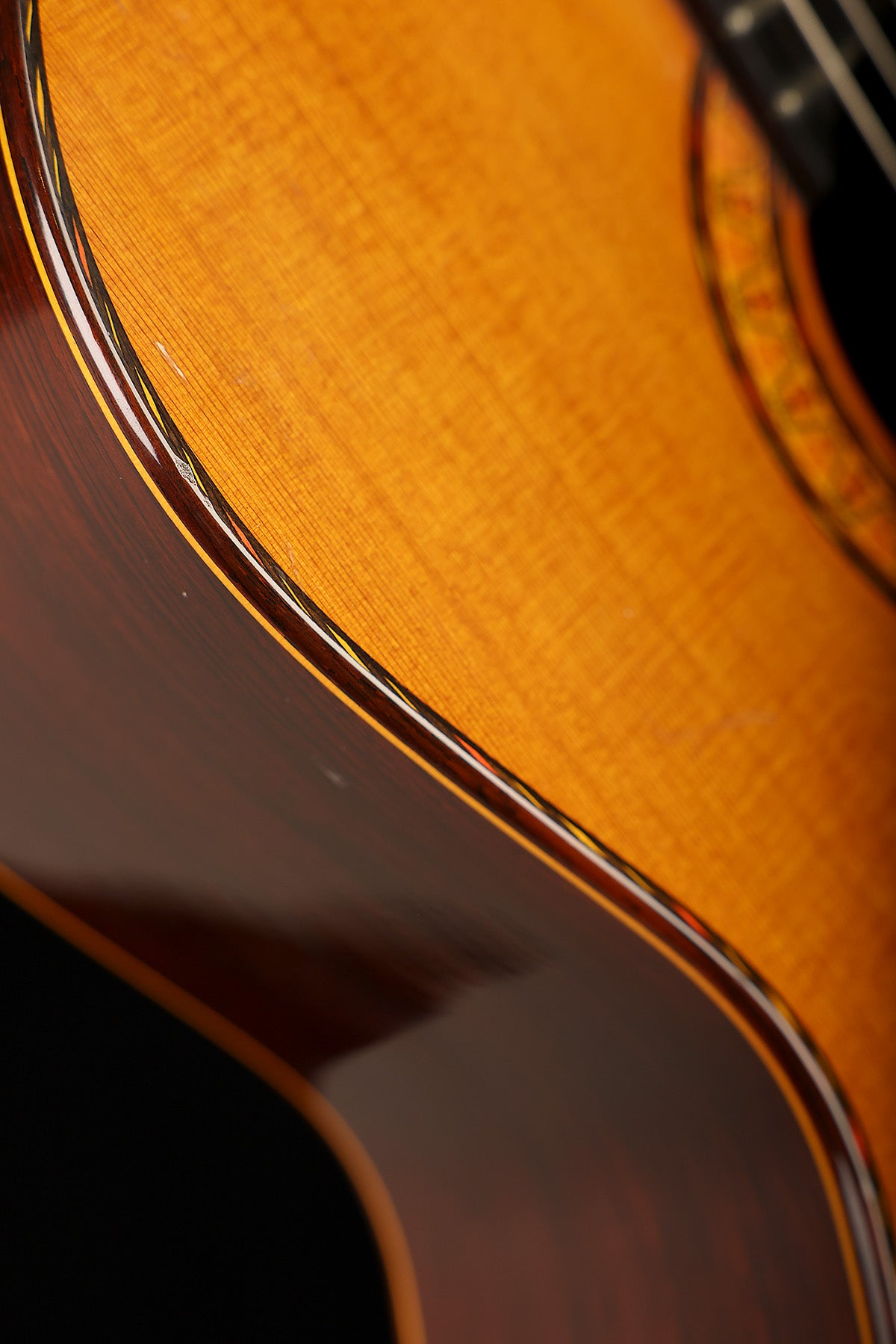 Jose oribe special calida suprema 1986. Pre owned with case - Acoustic Centre Music Store, Melbourne Australia
