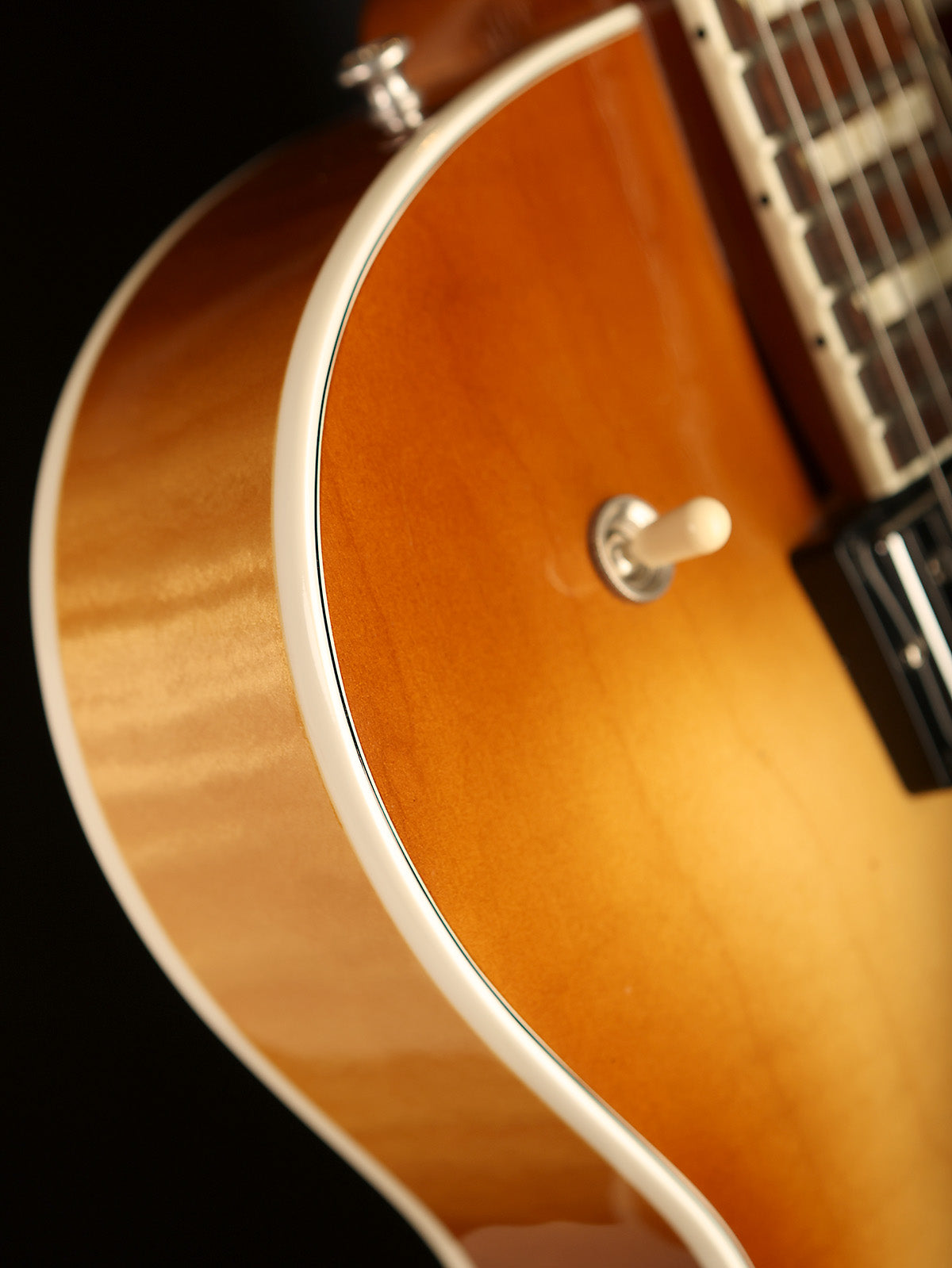 Gibson ES-137 Classic &#39;Lightburst&#39; Preowned 2007 - Acoustic Centre Music Store, Melbourne Australia