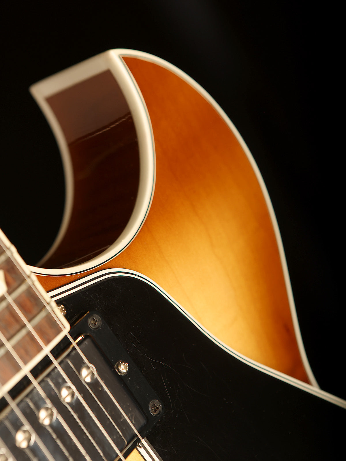 Gibson ES-137 Classic &#39;Lightburst&#39; Preowned 2007 - Acoustic Centre Music Store, Melbourne Australia