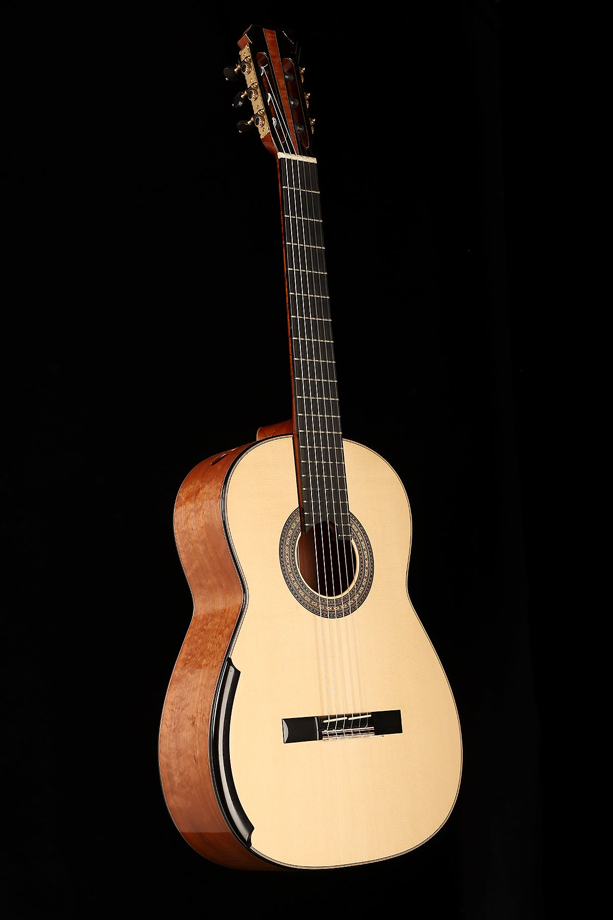 Allan Bull CLG722 Concert Model ‘Engelmann Spruce / Tasmanian Myrtle’ Preowned 2023