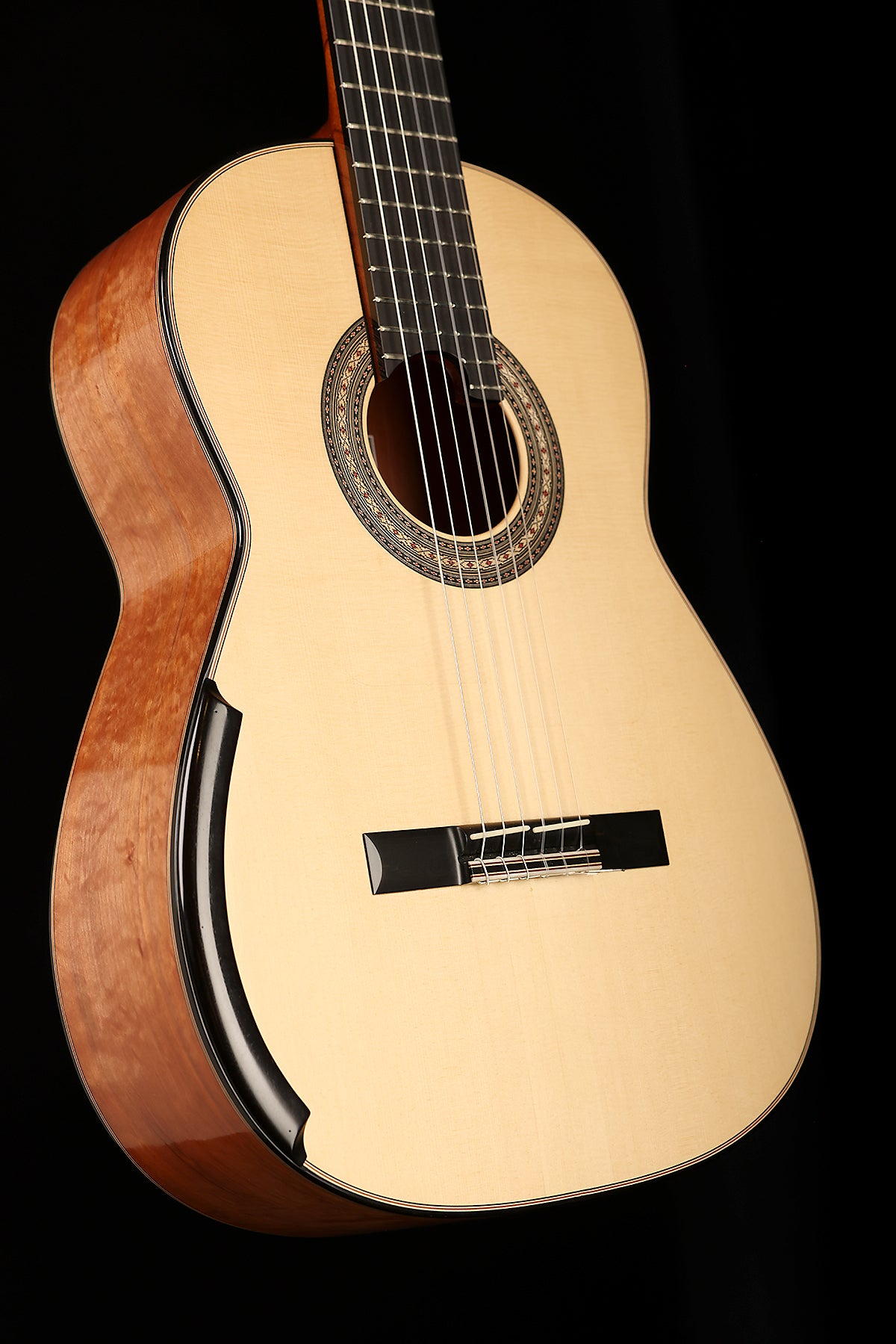 Allan Bull CLG722 Concert Model ‘Engelmann Spruce / Tasmanian Myrtle’ Preowned 2023