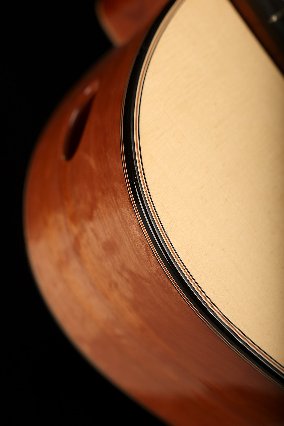 Allan Bull CLG722 Concert Model ‘Engelmann Spruce / Tasmanian Myrtle’ Preowned 2023