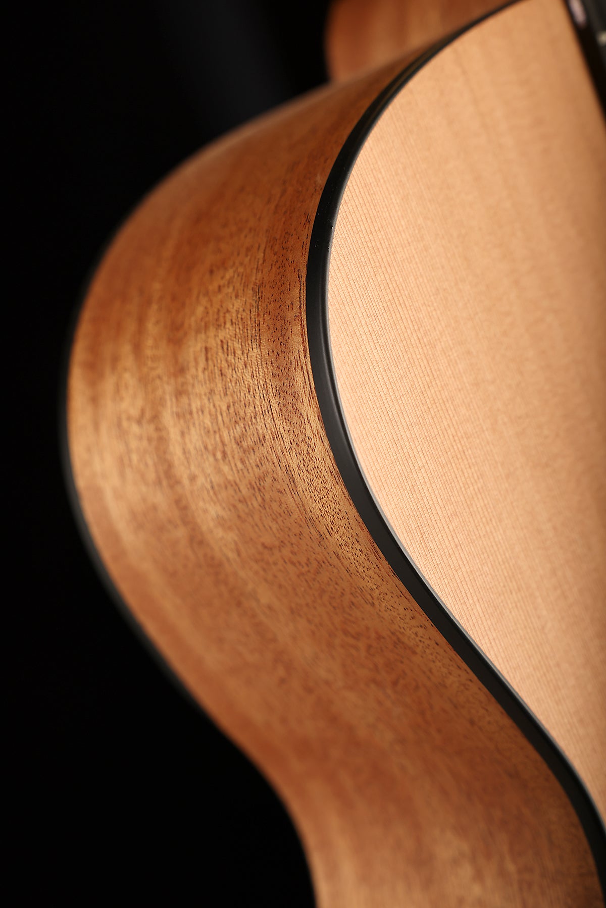 Furch Blue Deluxe GC-CM a 'Western Red Cedar / African Mahogany' Acoustic Guitar