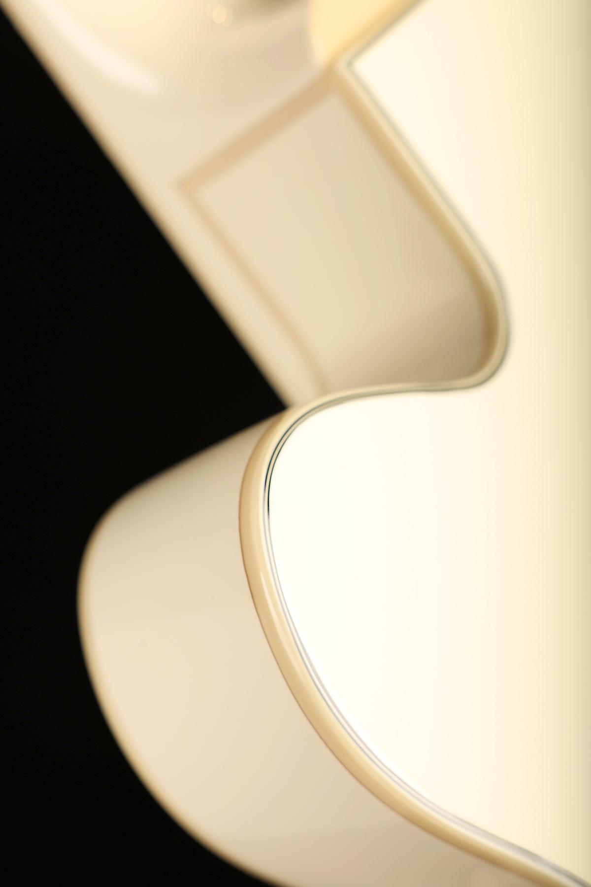 Gretsch G2420TG Streamliner Hollow Body with Bigsby LTD ‘Vintage White’ Electric Guitar