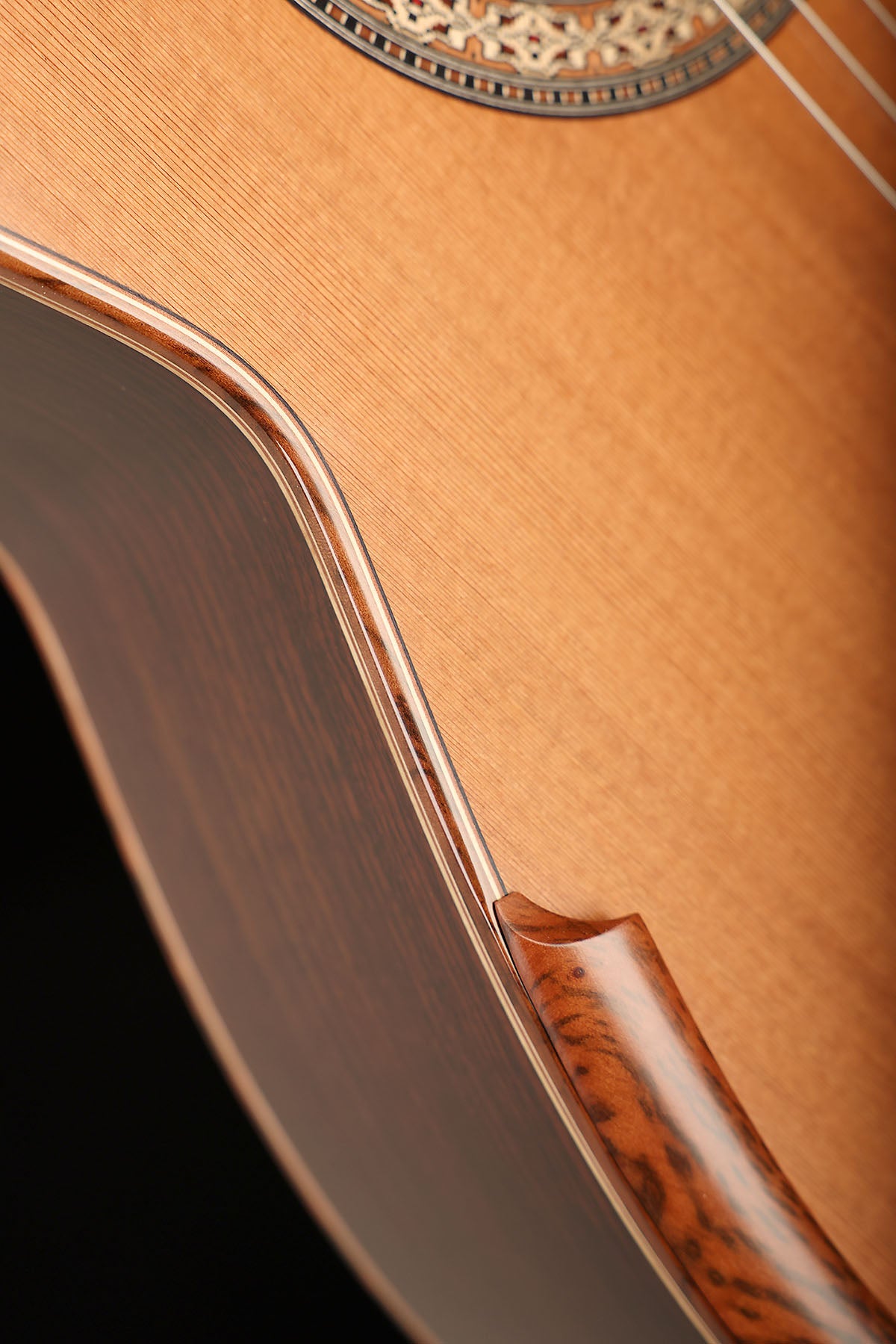 Allan Bull Concert Model 'Californian Redwood / East Indian Rosewood' Classical Guitar