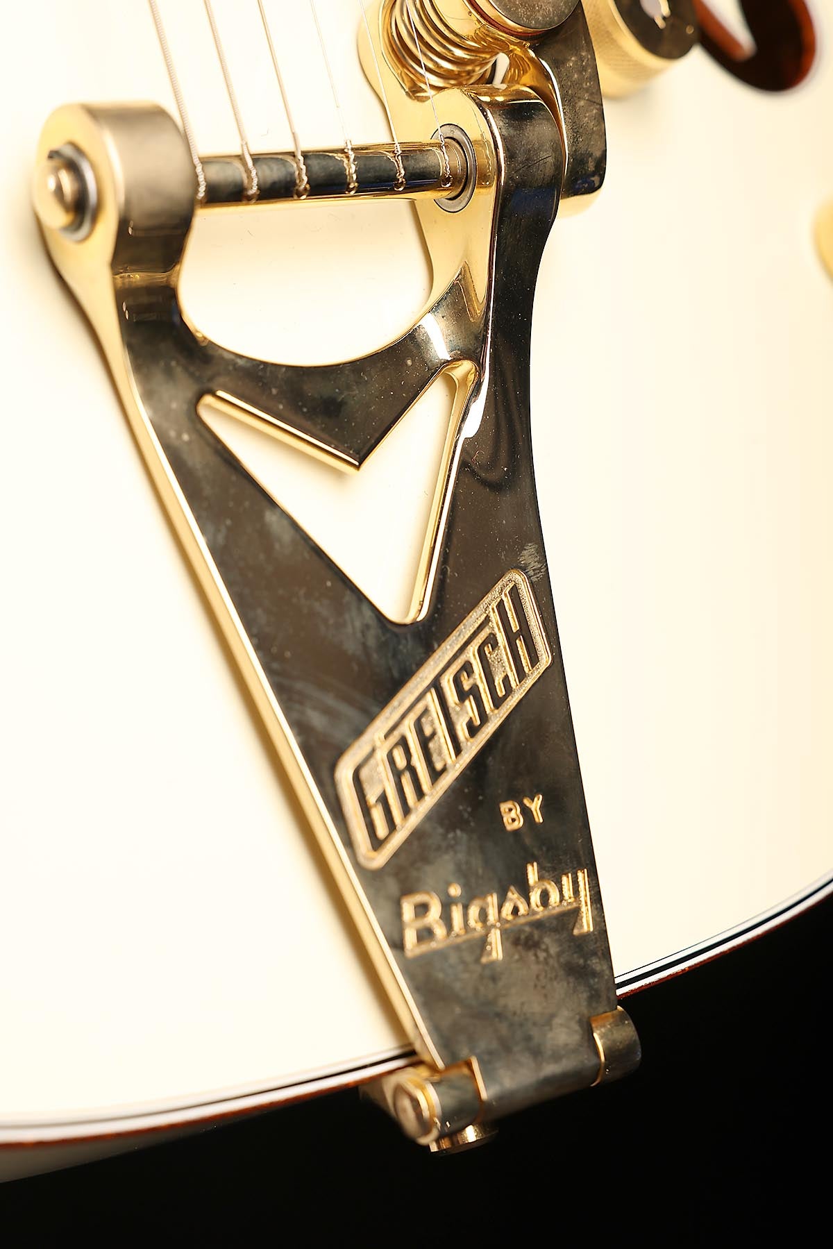 Gretsch G6136T-MGC Michael Guy Chislett White Falcon Preowned 2021
