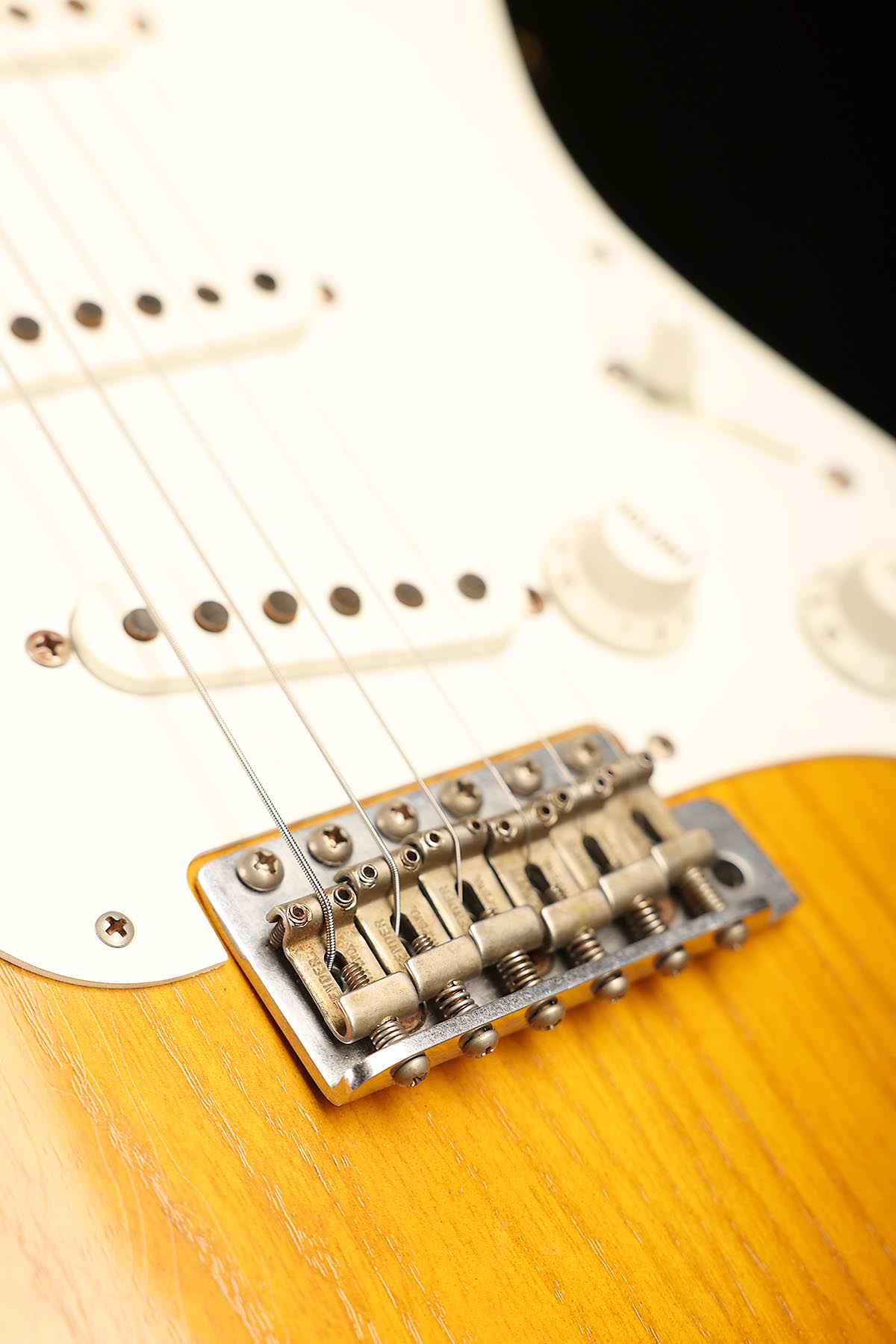 Fender Custom Shop 1955 Limited Edition Relic Stratocaster '2-Tone Sunburst' Preowned 2015