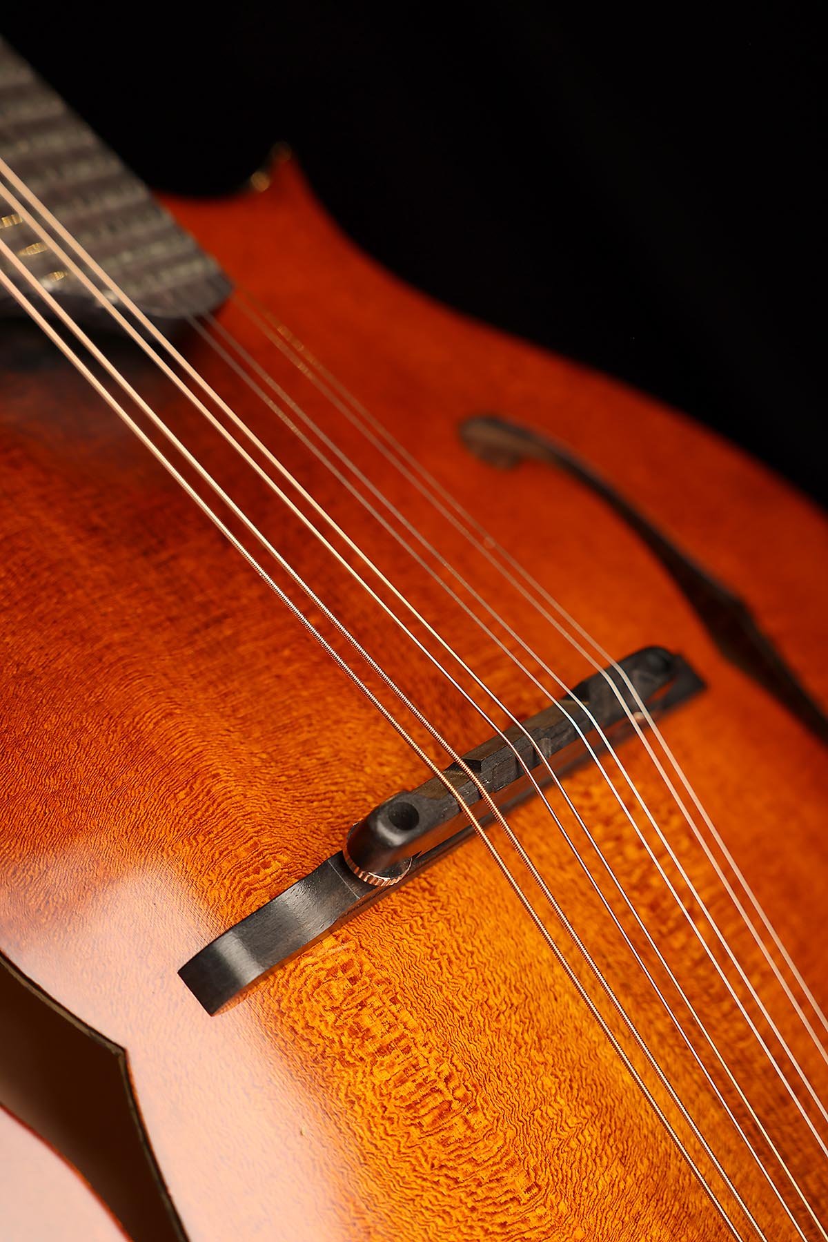 Eastman MD515CC/TV Comfort Contour TrueTone Vintage F-Style Mandolin