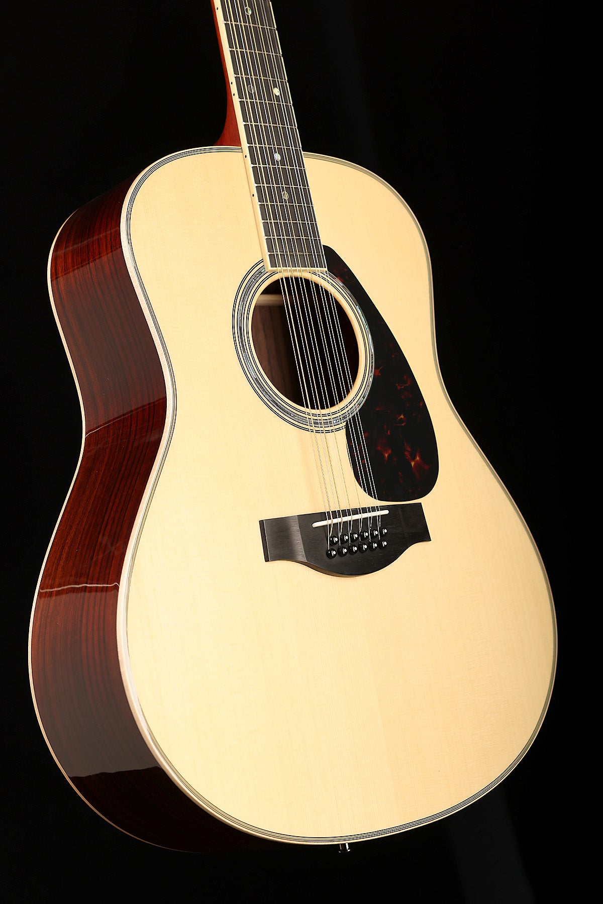 Yamaha LL16-12 ARE 'Natural' Jumbo 12-String Acoustic Electric Guitar