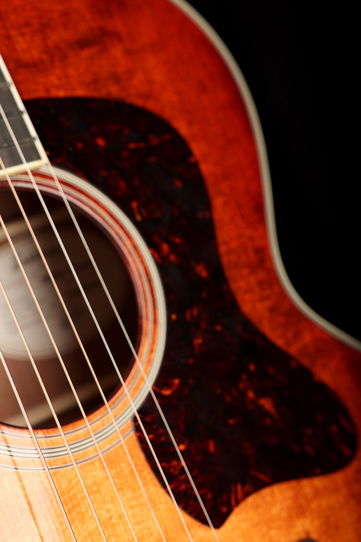 Eastman AC330E-CLA 'Classic Finish' Acoustic Electric Guitar