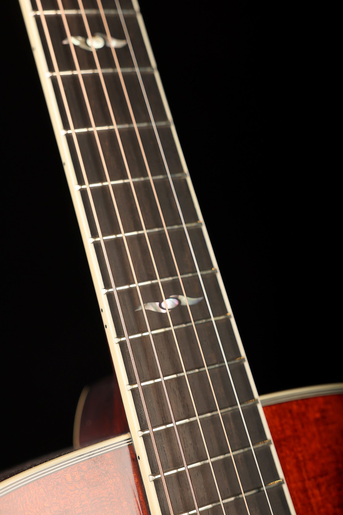 Eastman AC330E-CLA 'Classic Finish' Acoustic Electric Guitar