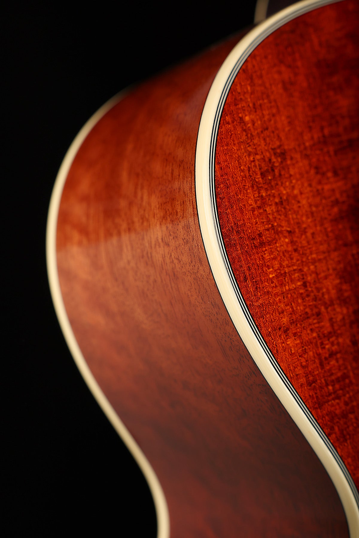 Eastman AC330E-CLA 'Classic Finish' Acoustic Electric Guitar