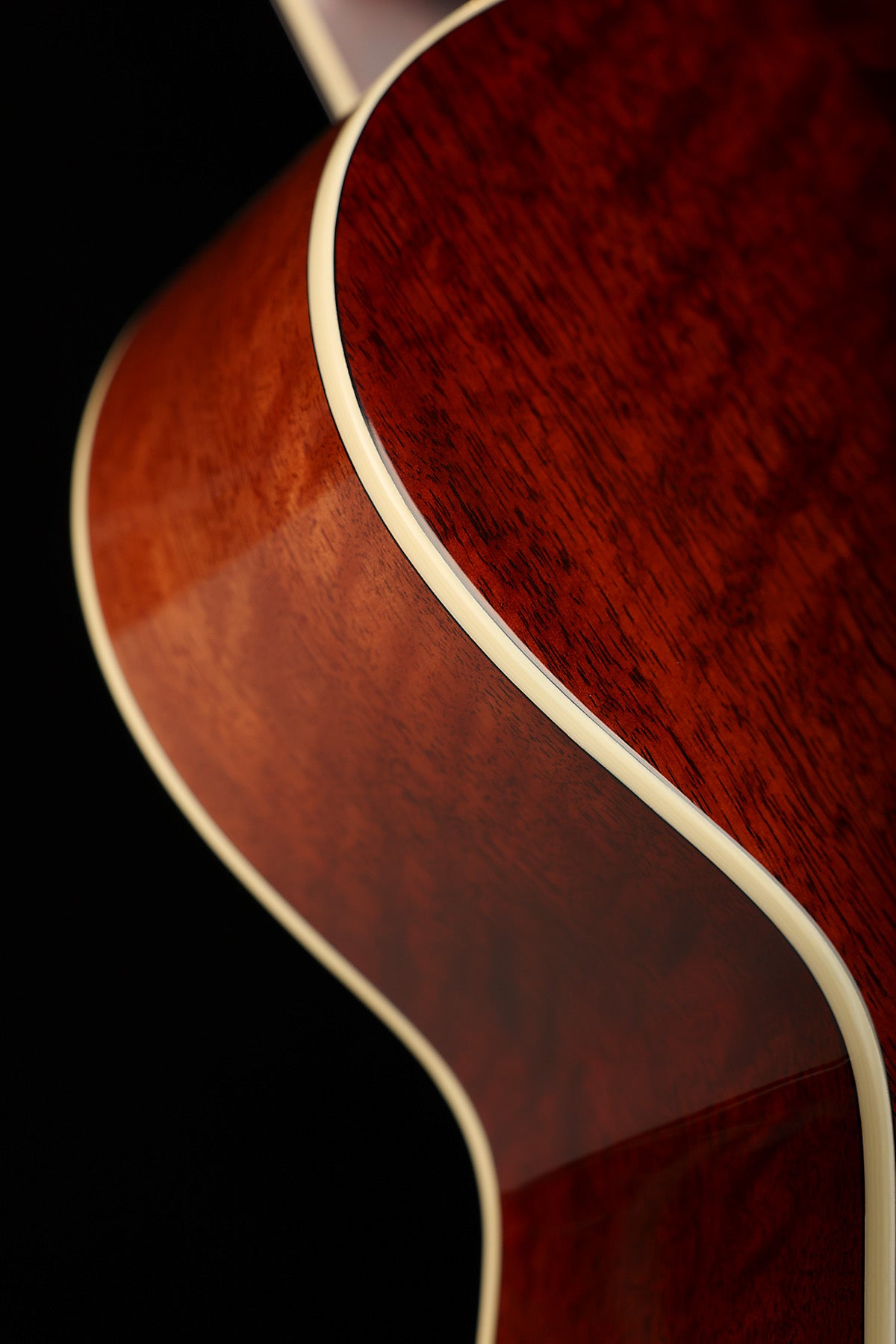 Eastman AC330E-CLA 'Classic Finish' Acoustic Electric Guitar