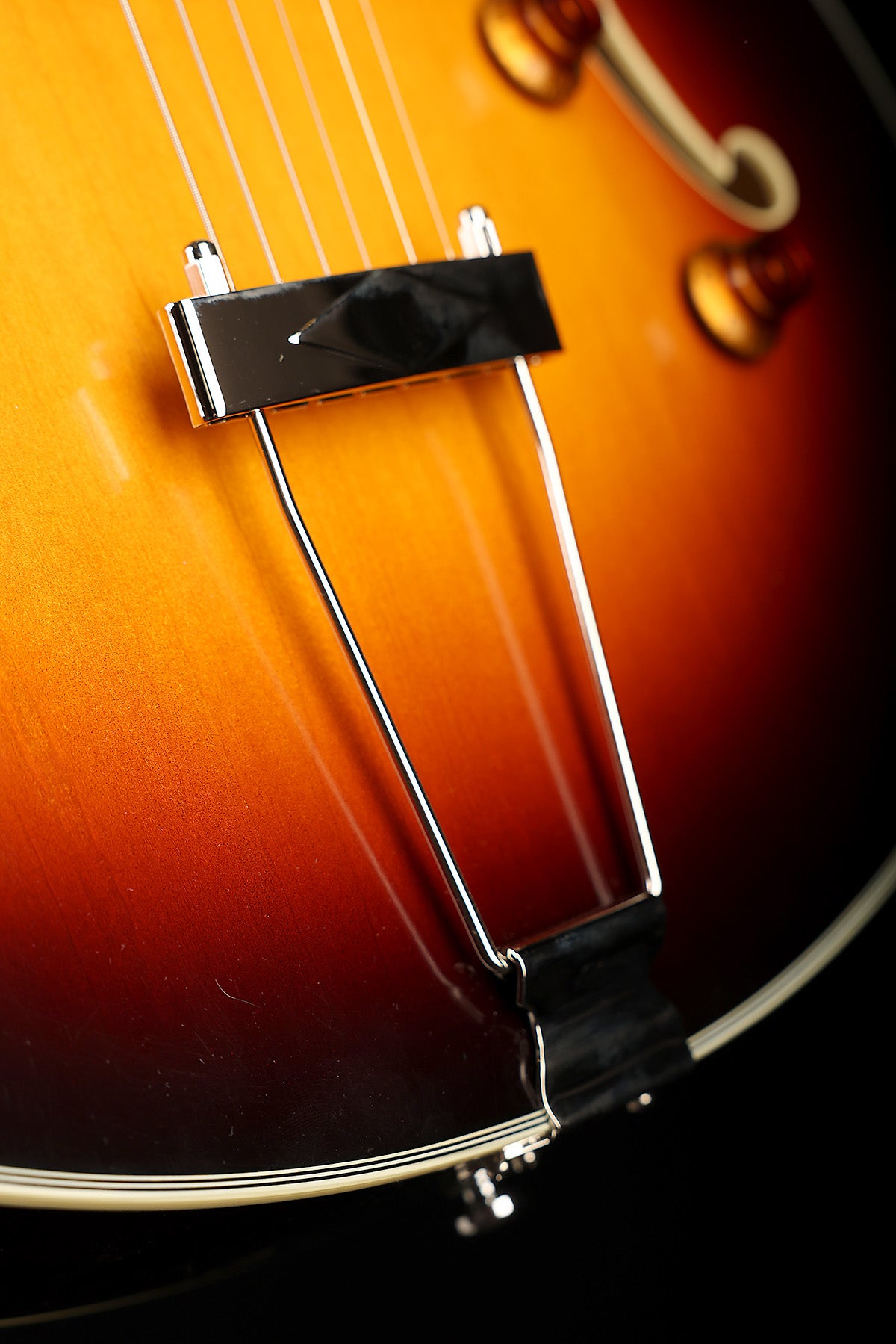 Eastman AR405 'Sunburst' Archtop Electric Guitar