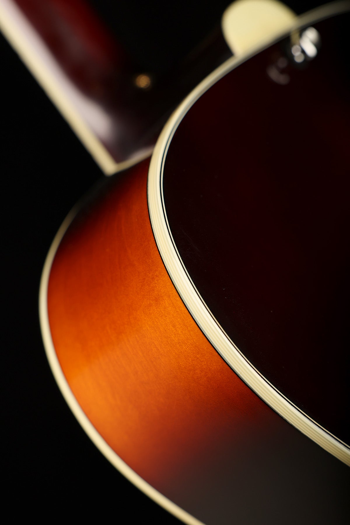 Eastman AR405 'Sunburst' Archtop Electric Guitar