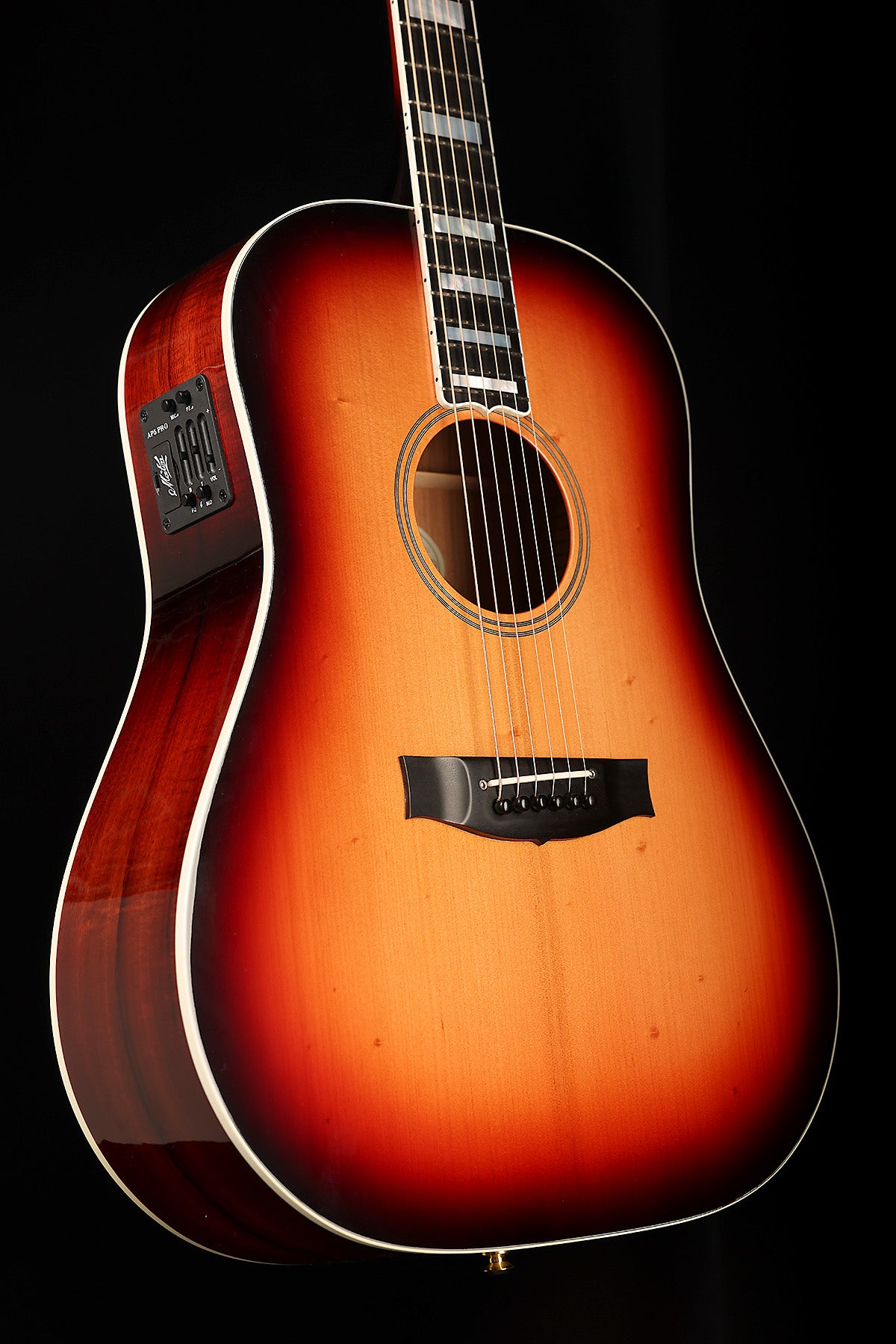 Maton Custom Shop Dreadnought 'Bunya Pine / Victorian Blackwood Triburst' Preowned 2016