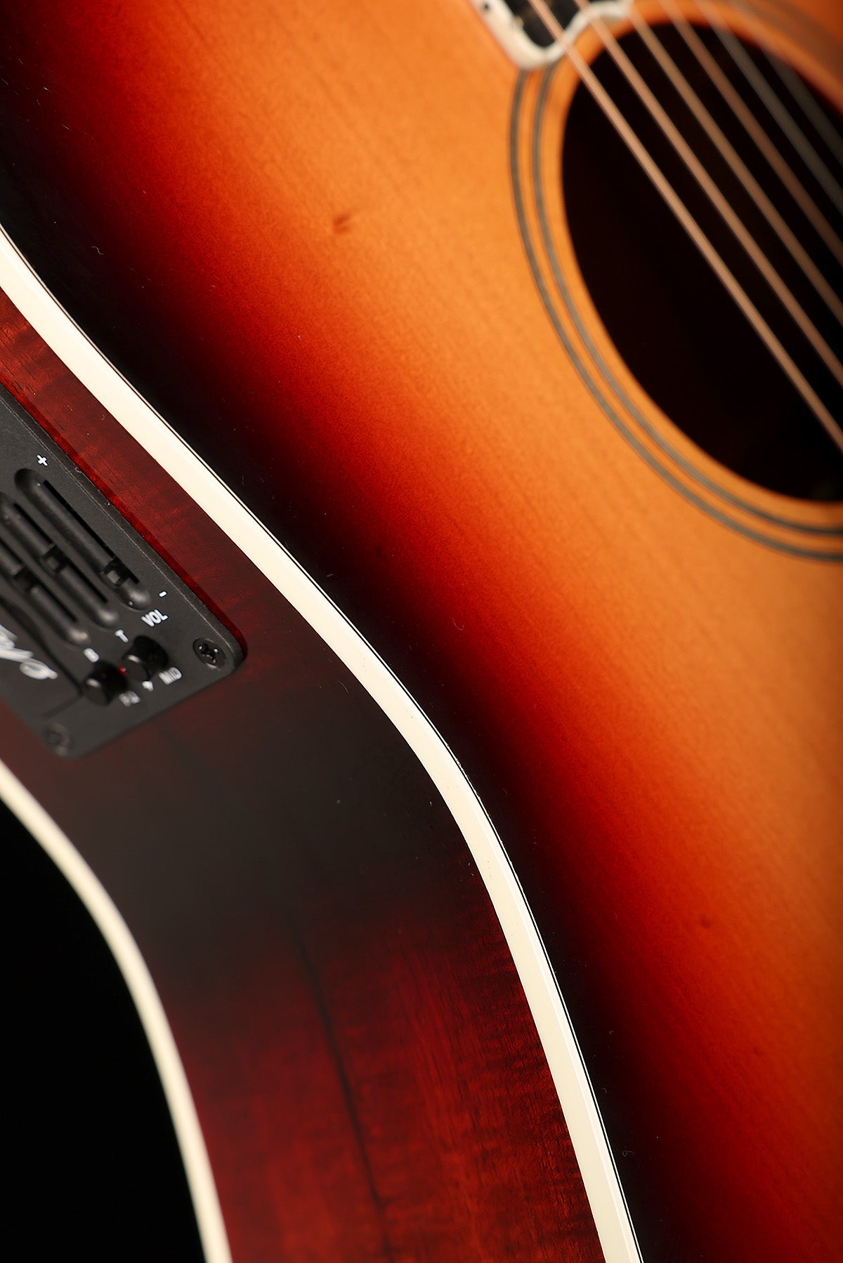 Maton Custom Shop Dreadnought 'Bunya Pine / Victorian Blackwood Triburst' Preowned 2016