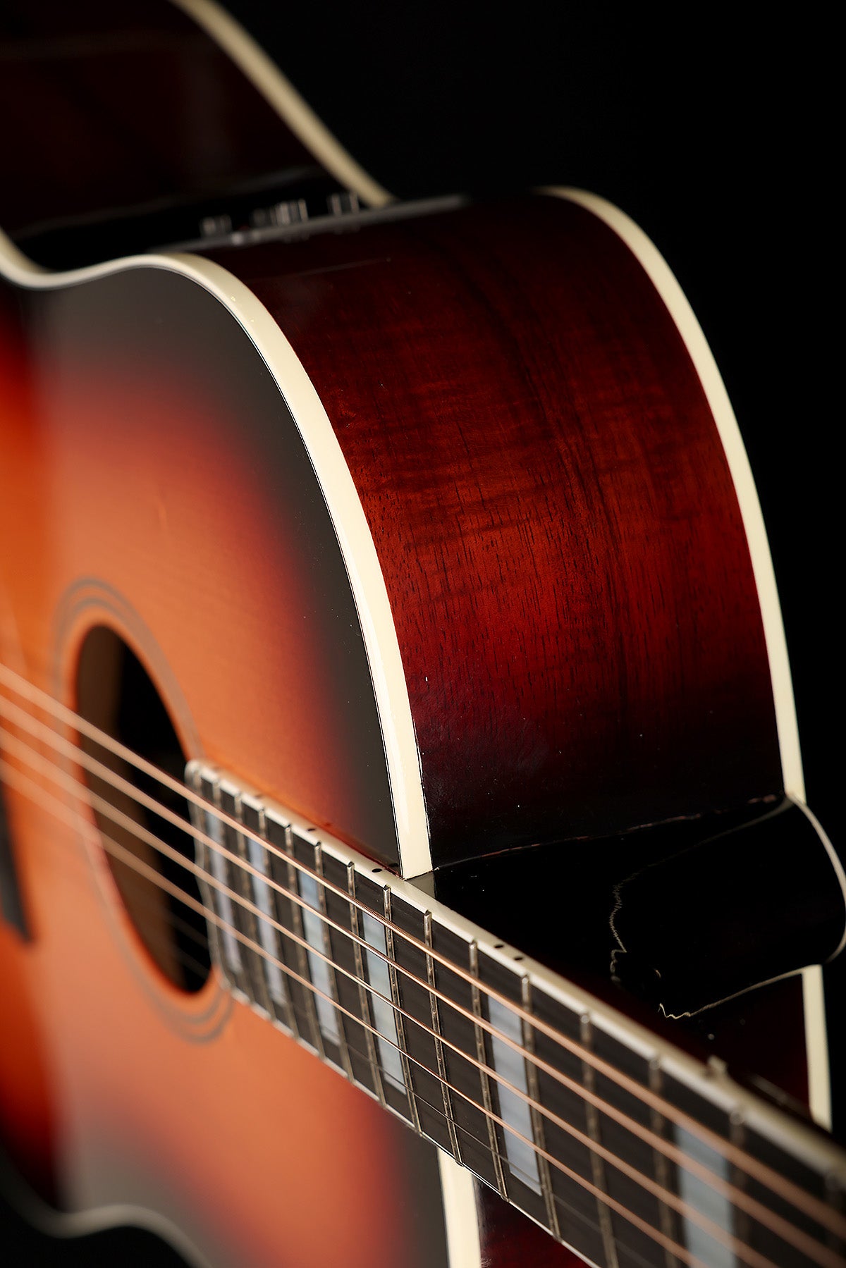 Maton Custom Shop Dreadnought 'Bunya Pine / Victorian Blackwood Triburst' Preowned 2016
