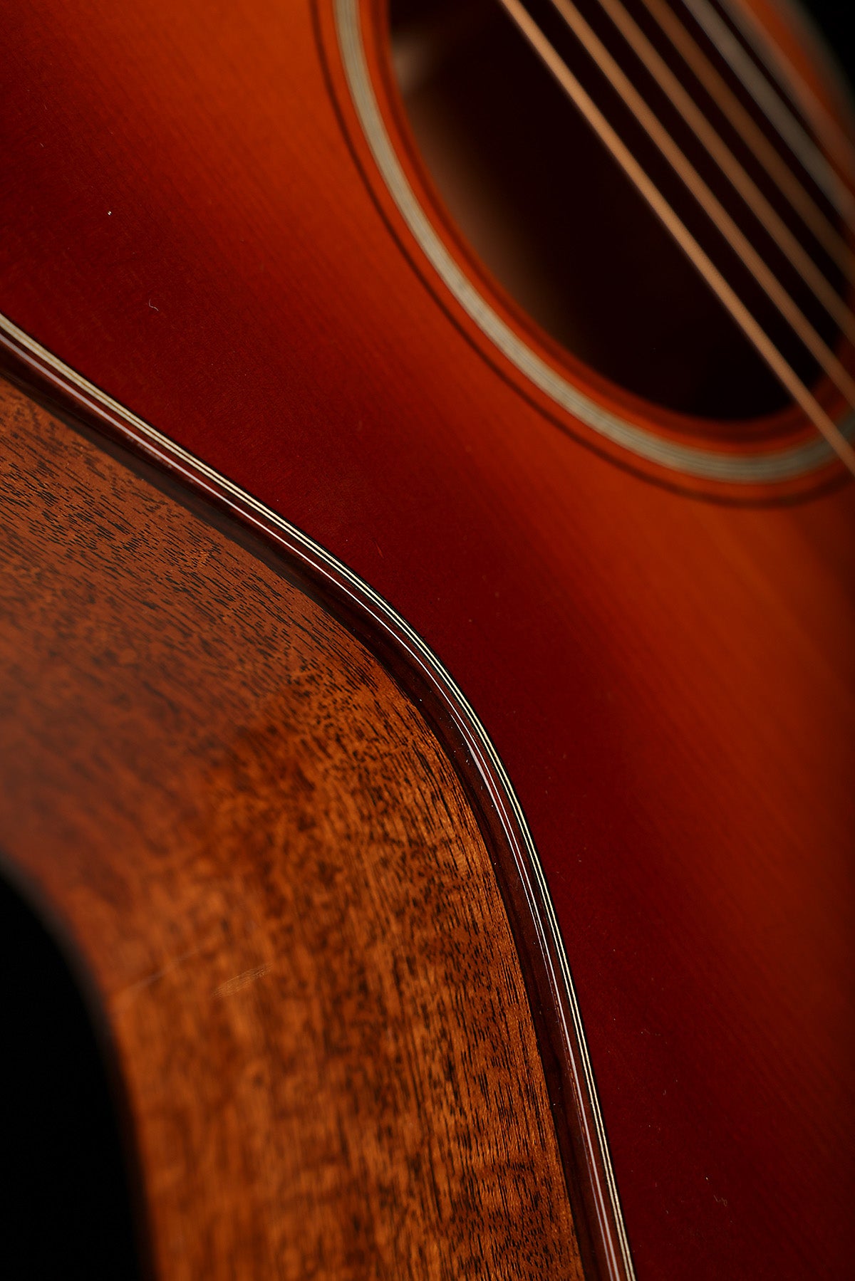 Martin Custom Shop 00SS 'Adirondack / Figured Mahogany' Slope Shoulder Acoustic Guitar