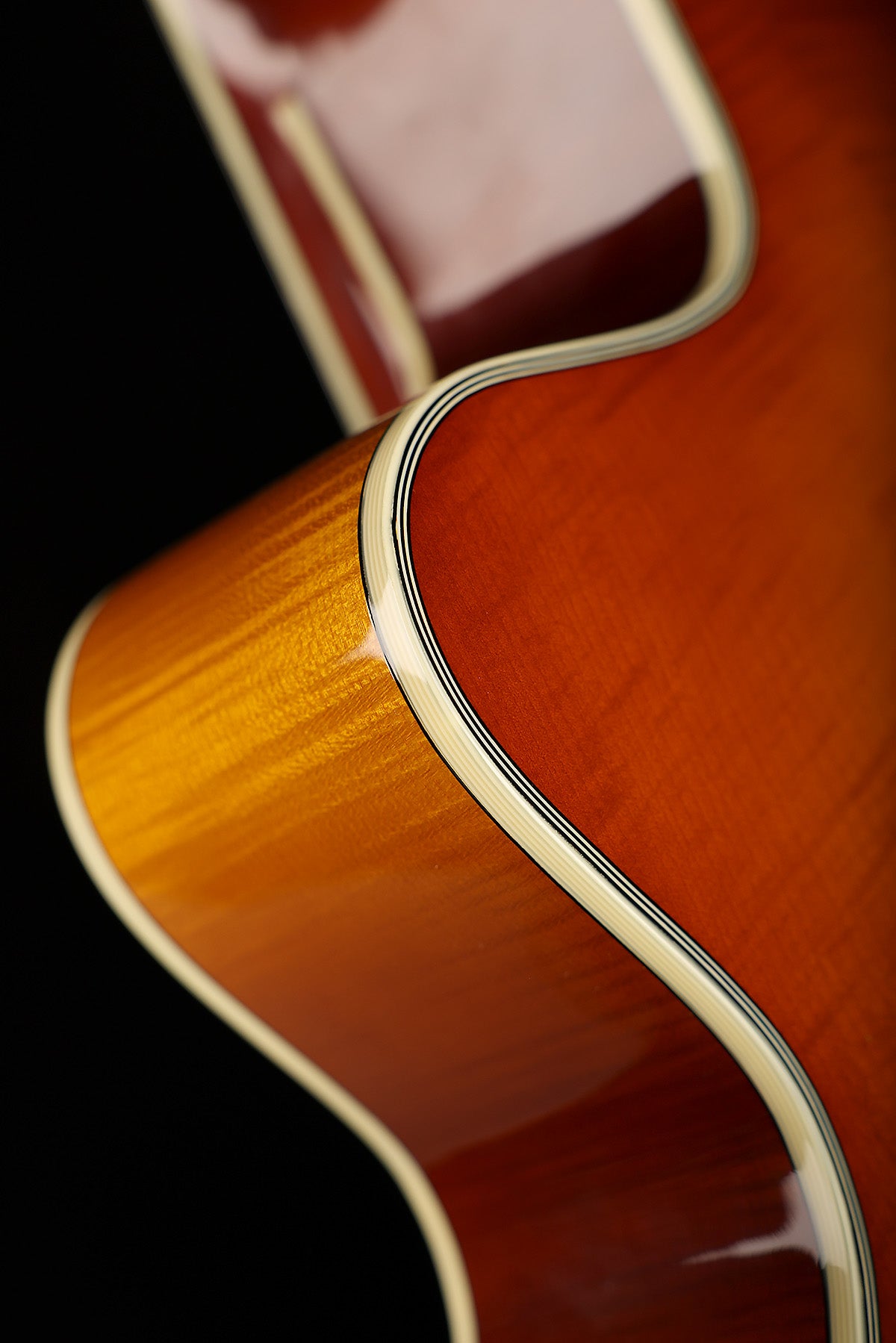 Eastman AR805CE 'Honeyburst' Preowned 2024