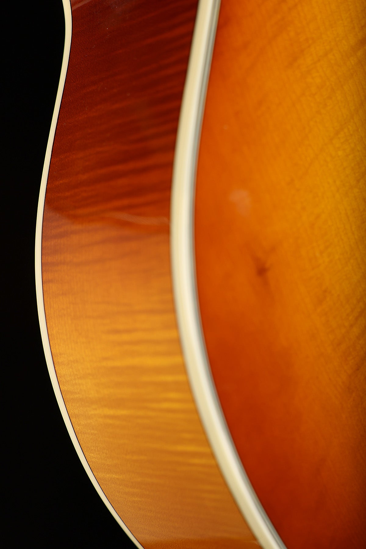 Eastman AR805CE 'Honeyburst' Preowned 2024