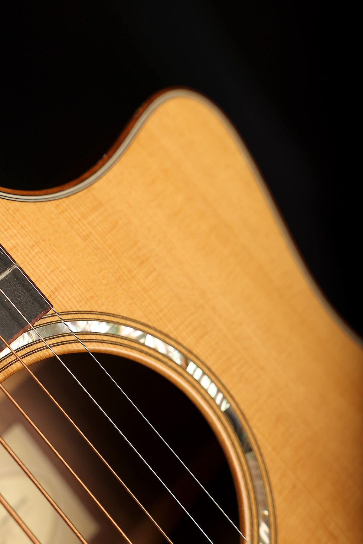 Taylor Baritone-6 Grand Symphony 'Spruce / Rosewood' Preowned 2011