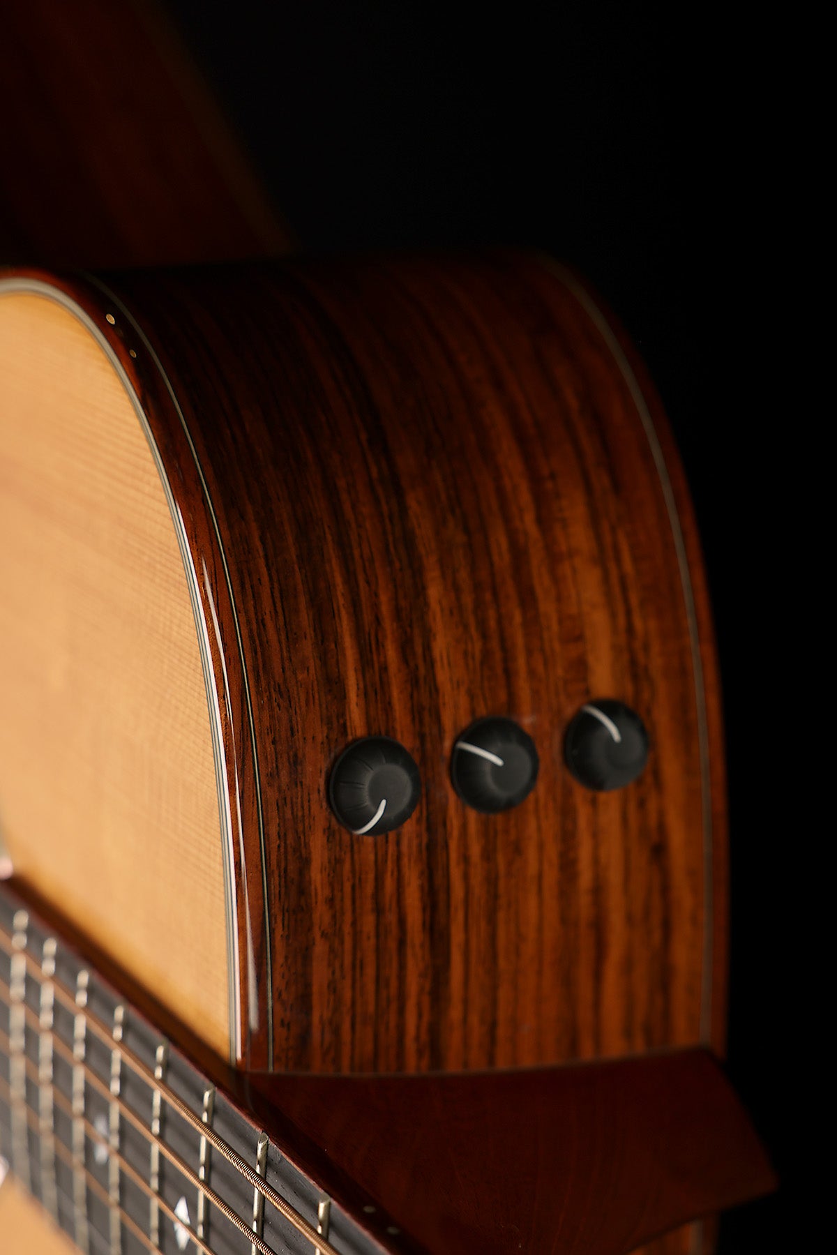 Taylor Baritone-6 Grand Symphony 'Spruce / Rosewood' Preowned 2011