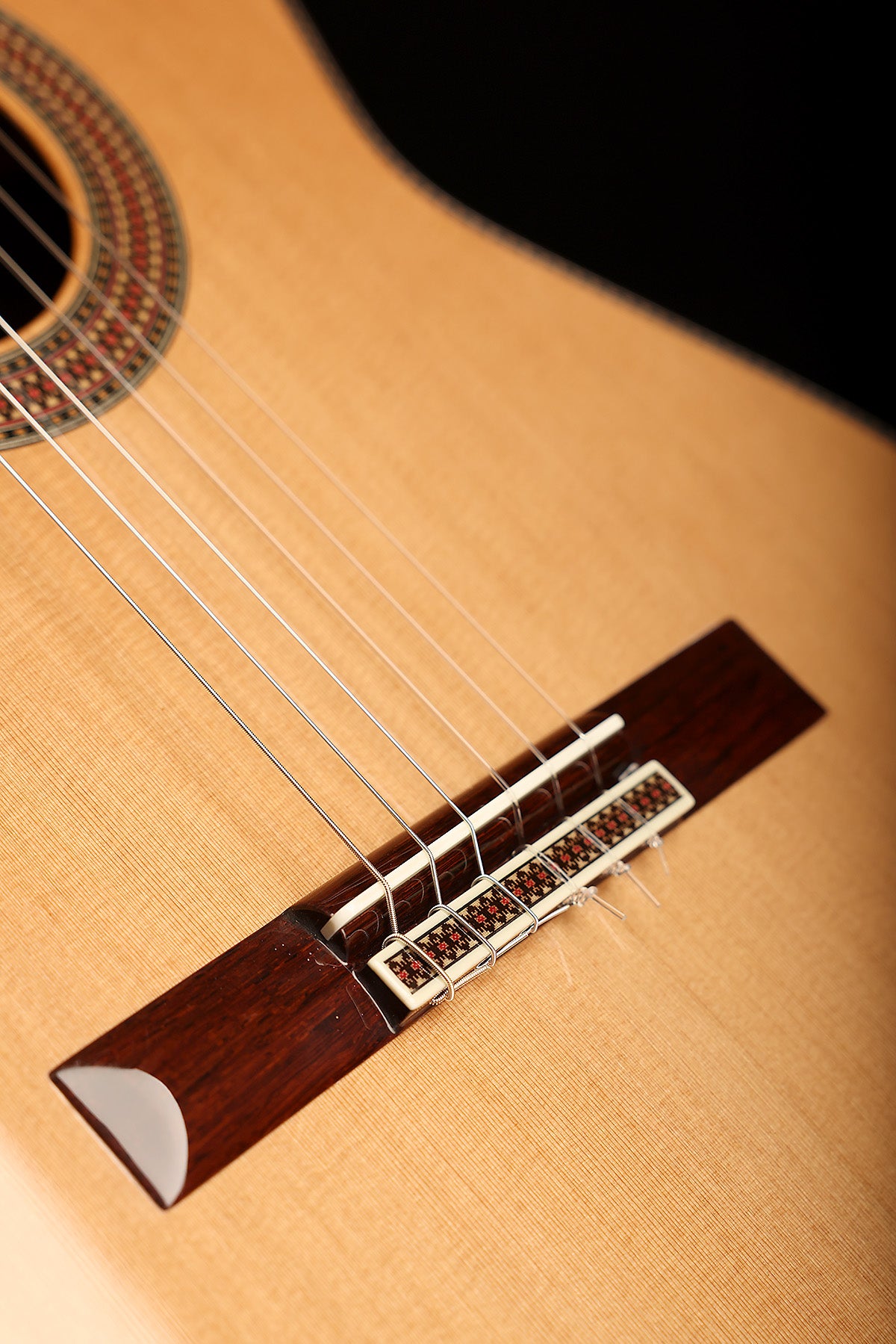 Altamira L'Orfeo Cedar / Madagascar Rosewood Classical Guitar