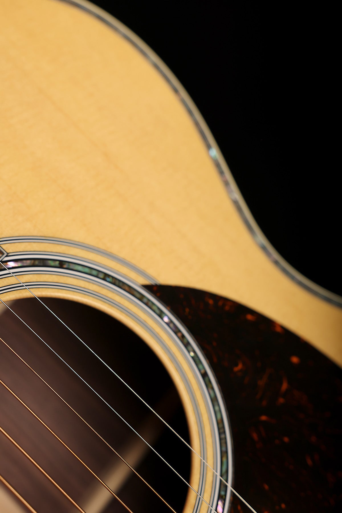 Martin OM-42 Acoustic Guitar: Standard Series