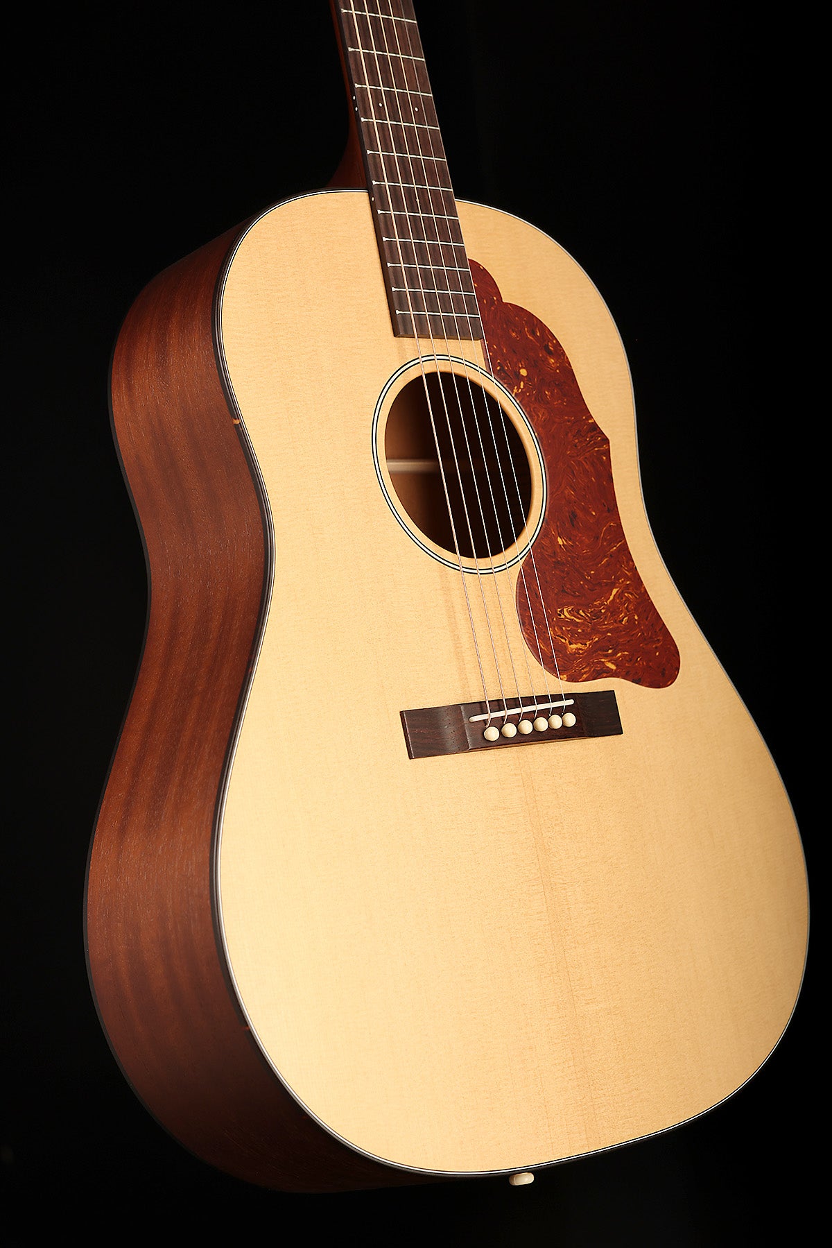 Iris DF 'Natural' Slope Shoulder Dreadnought Acoustic Guitar