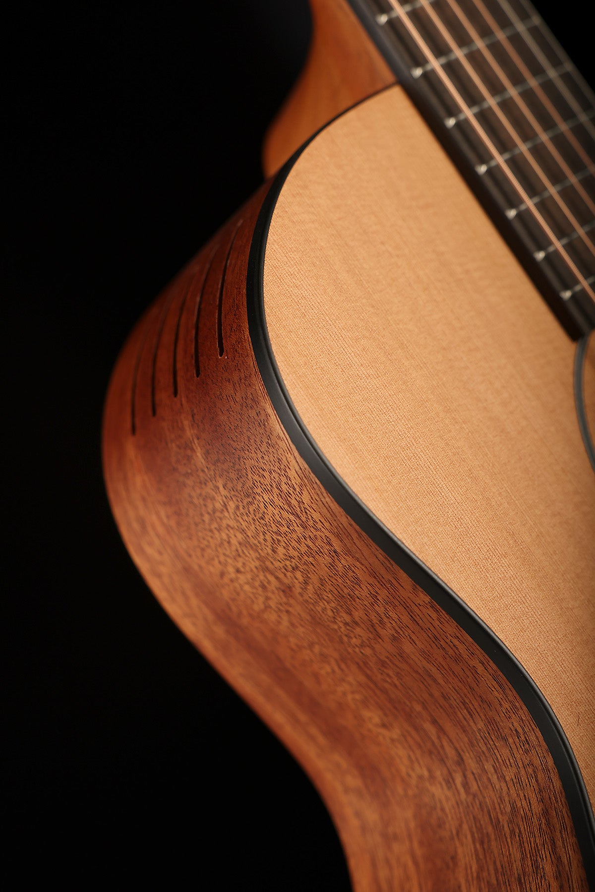 Furch Pioneer-CMe a 'Western Red Cedar / African Mahogany' 'Natural' Travel Acoustic Electric Guitar