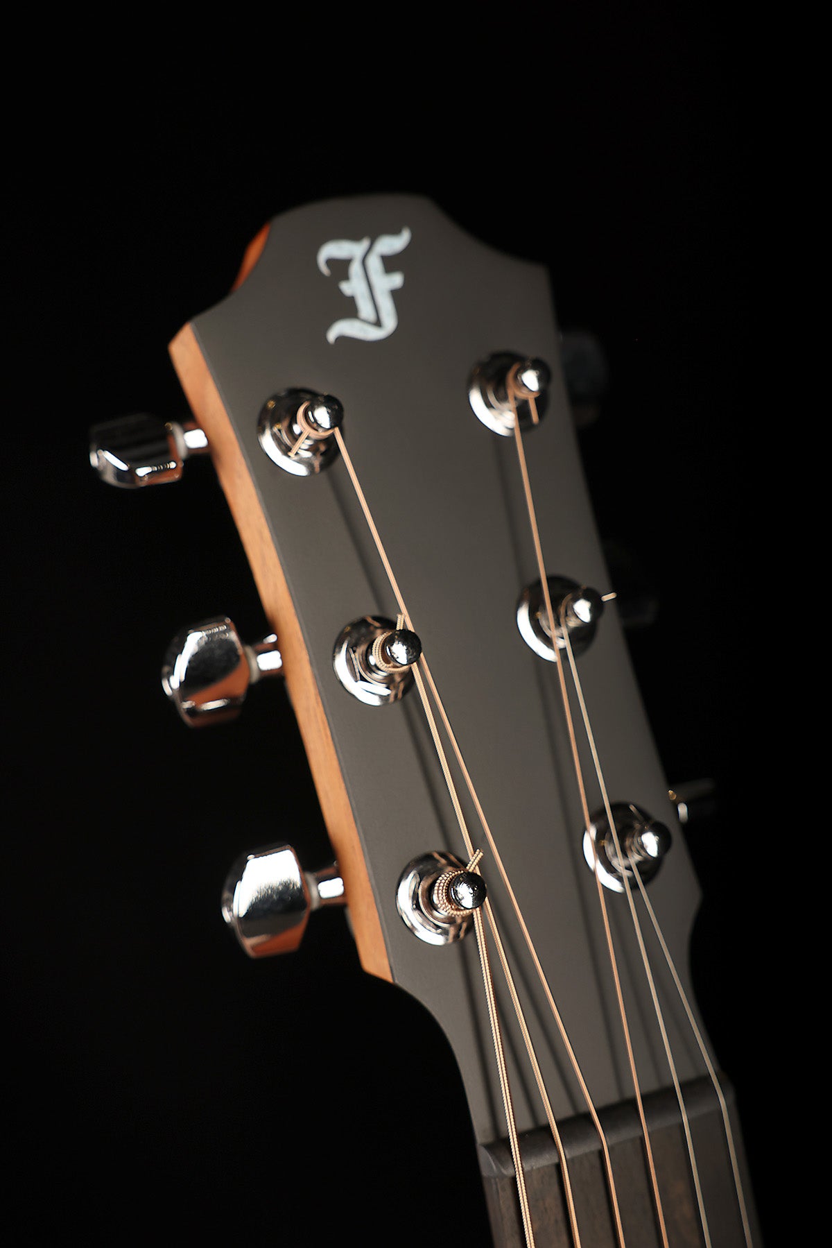 Furch Pioneer-CMe a 'Western Red Cedar / African Mahogany' 'Natural' Travel Acoustic Electric Guitar