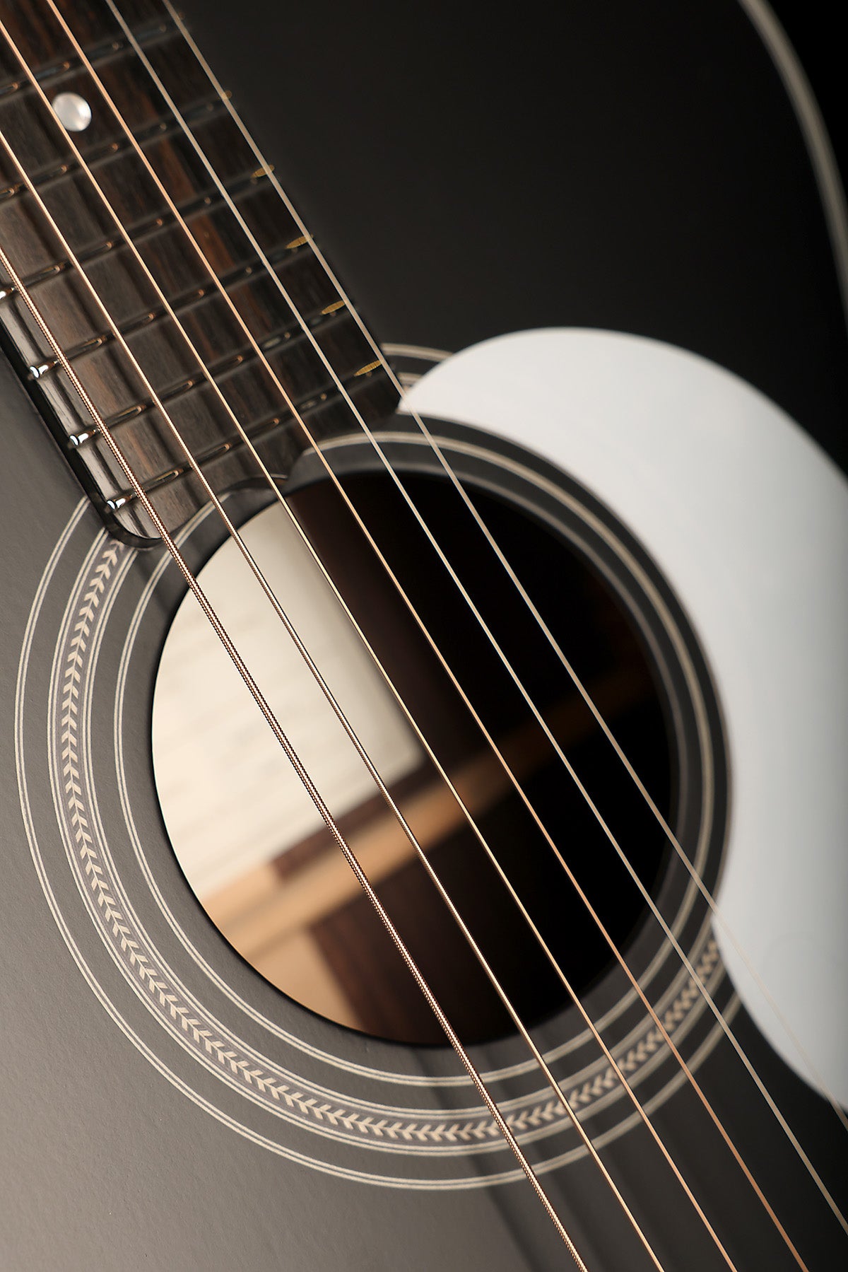 Maton ER90C Traditional ‘Tuxedo’ OM Cutaway Acoustic Electric Guitar