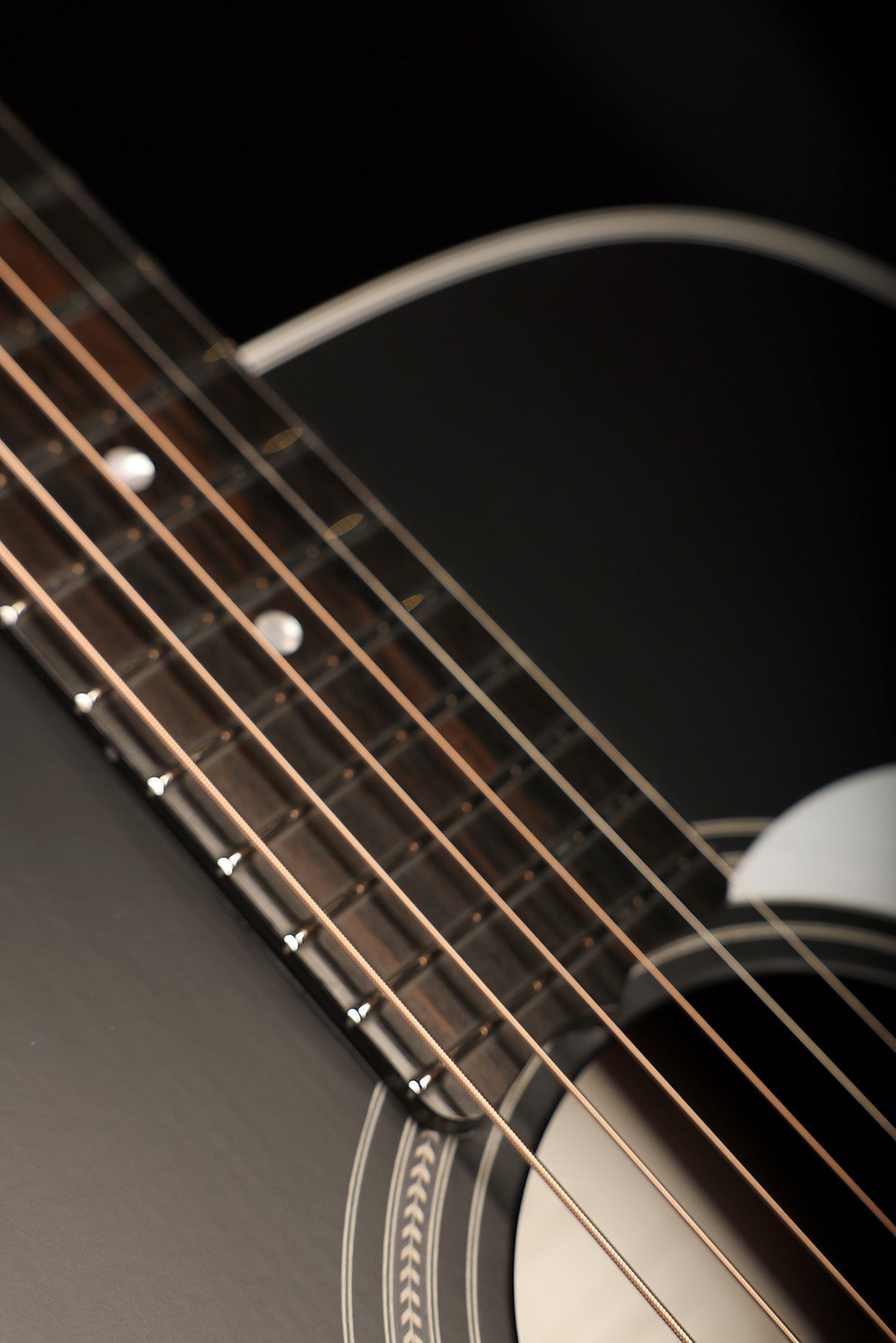 Maton ER90C Traditional ‘Tuxedo’ OM Cutaway Acoustic Electric Guitar