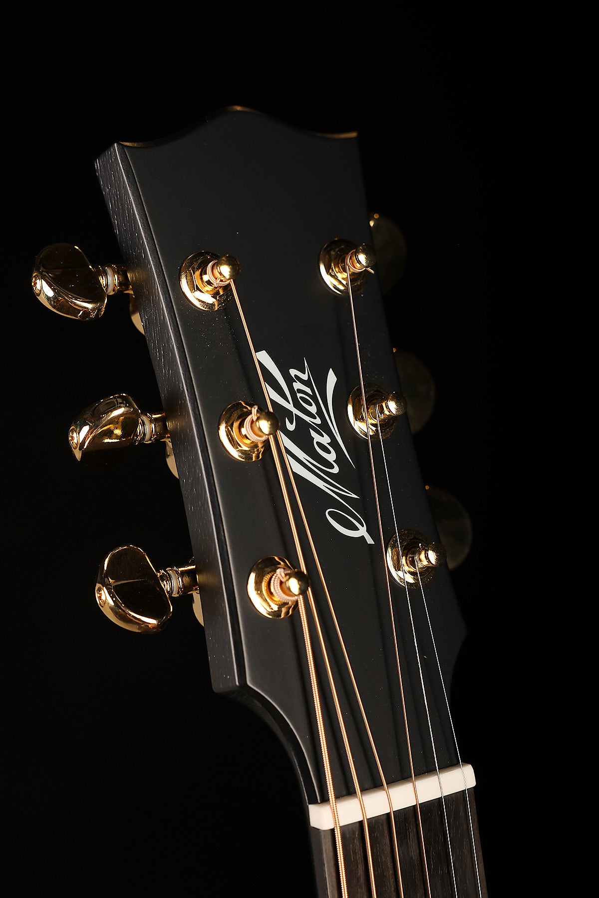 Maton ER90C Traditional ‘Tuxedo’ OM Cutaway Acoustic Electric Guitar