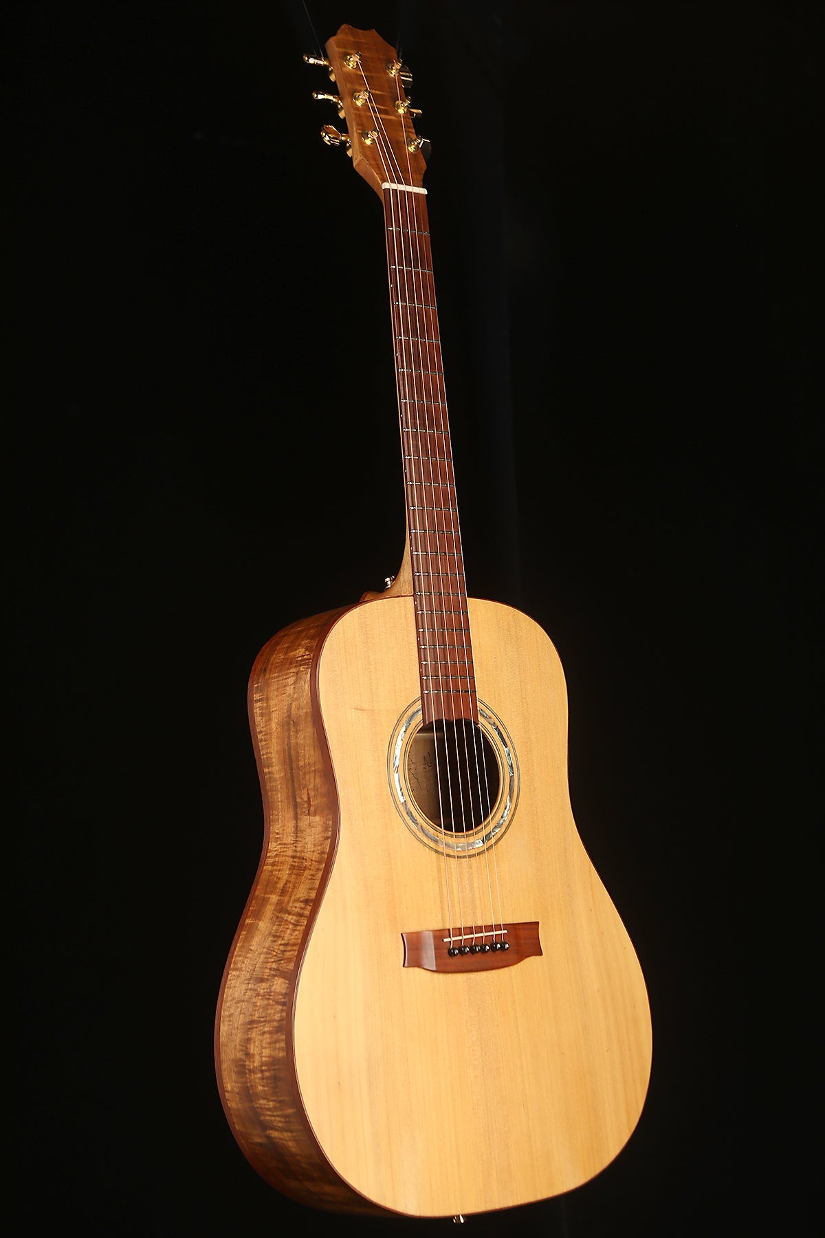 Chris Wynne Dreadnought 'Bunya Pine / Fiddleback Blackwood' Preowned 2007 - Acoustic Centre Music Store, Melbourne Australia