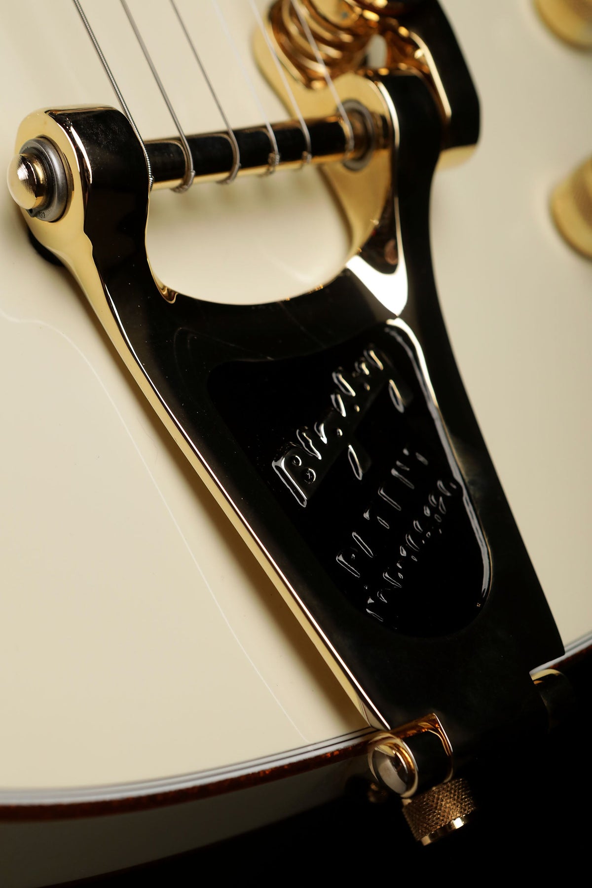 Gretsch G6134T-58 Vintage Select ’58 &#39;Vintage White&#39; Penguin with Bigsby Electric Guitar - Acoustic Centre Music Store, Melbourne Australia