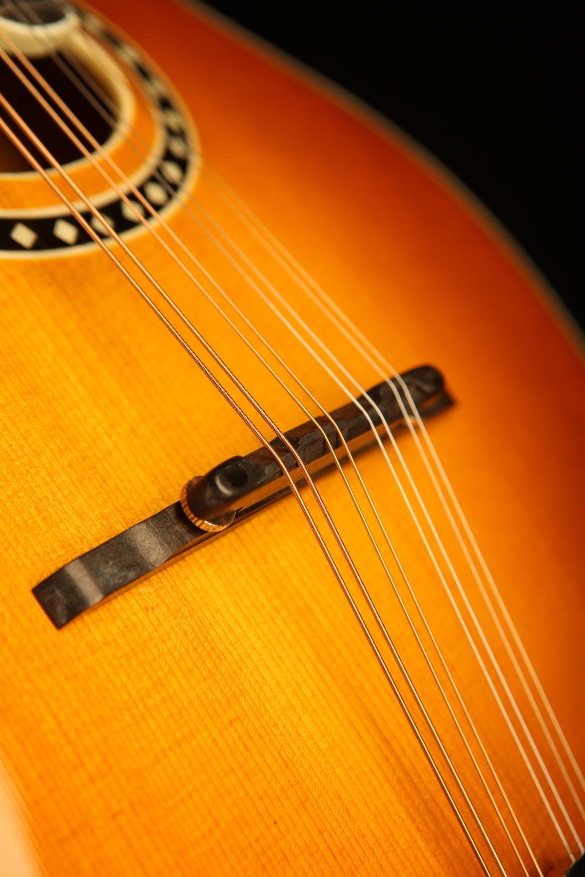 Eastman MD614-GB &#39;Gold Burst&#39; Oval-Hole Mandolin - Acoustic Centre Music Store, Melbourne Australia