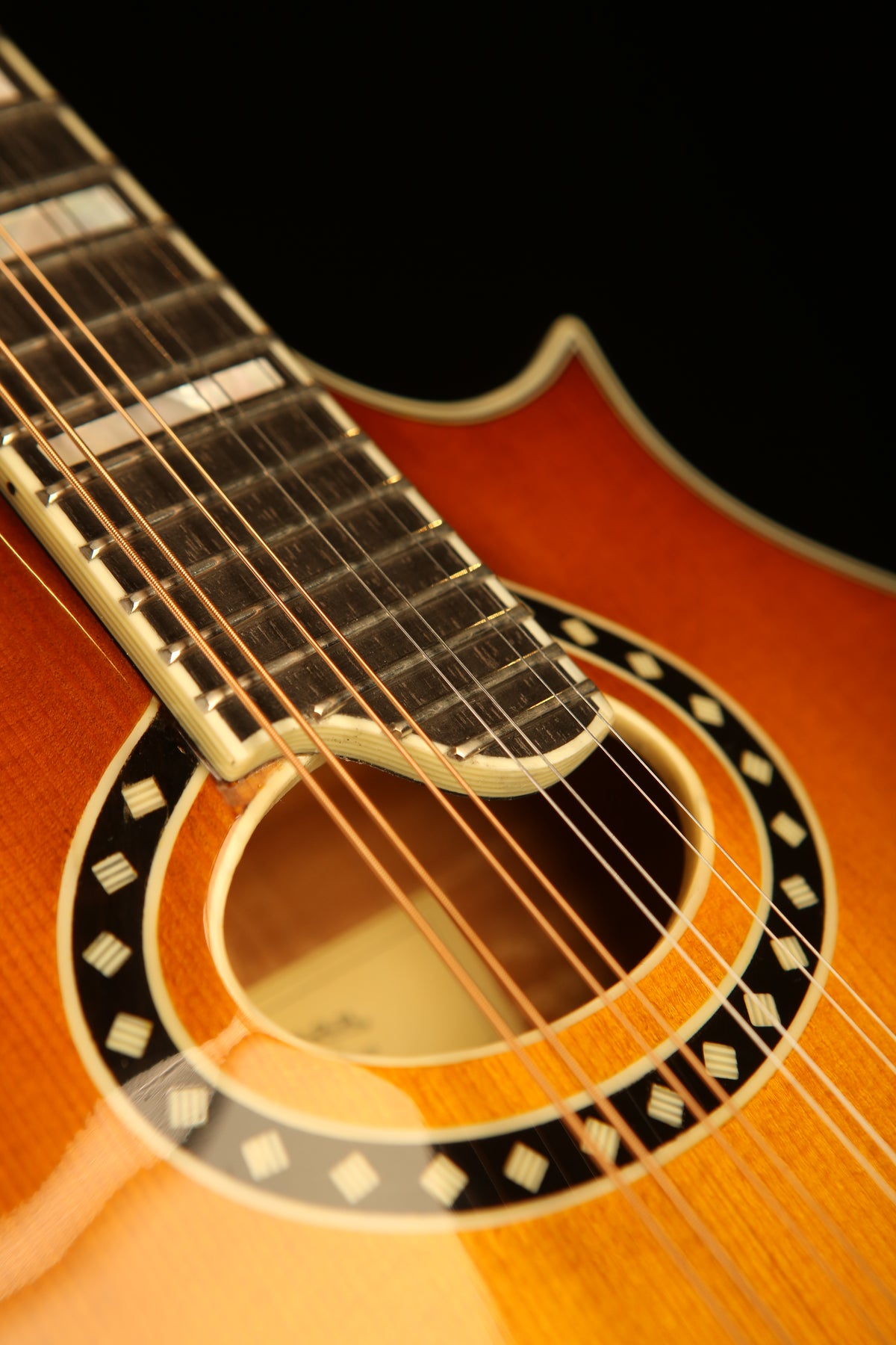 Eastman MD614-GB &#39;Gold Burst&#39; Oval-Hole Mandolin - Acoustic Centre Music Store, Melbourne Australia