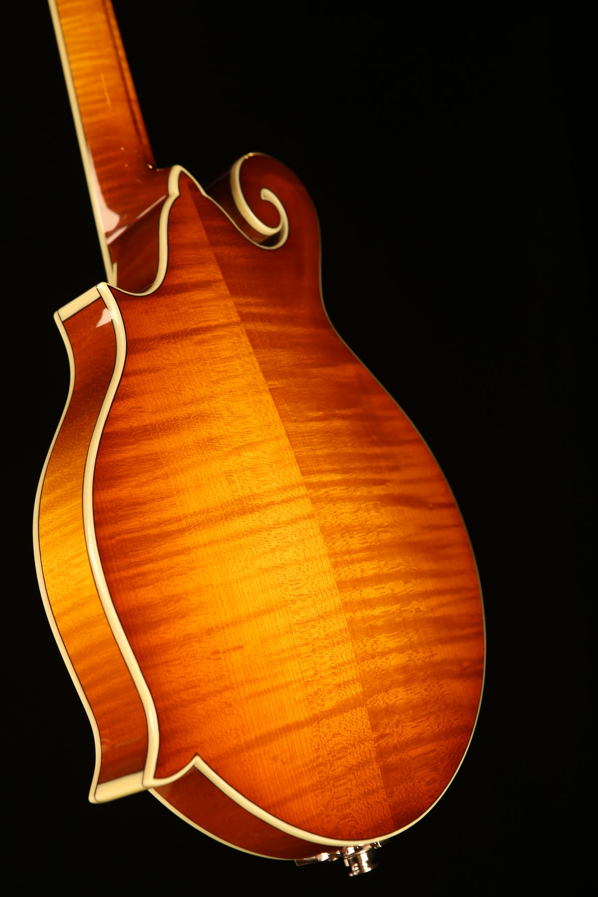 Eastman MD614-GB &#39;Gold Burst&#39; Oval-Hole Mandolin - Acoustic Centre Music Store, Melbourne Australia
